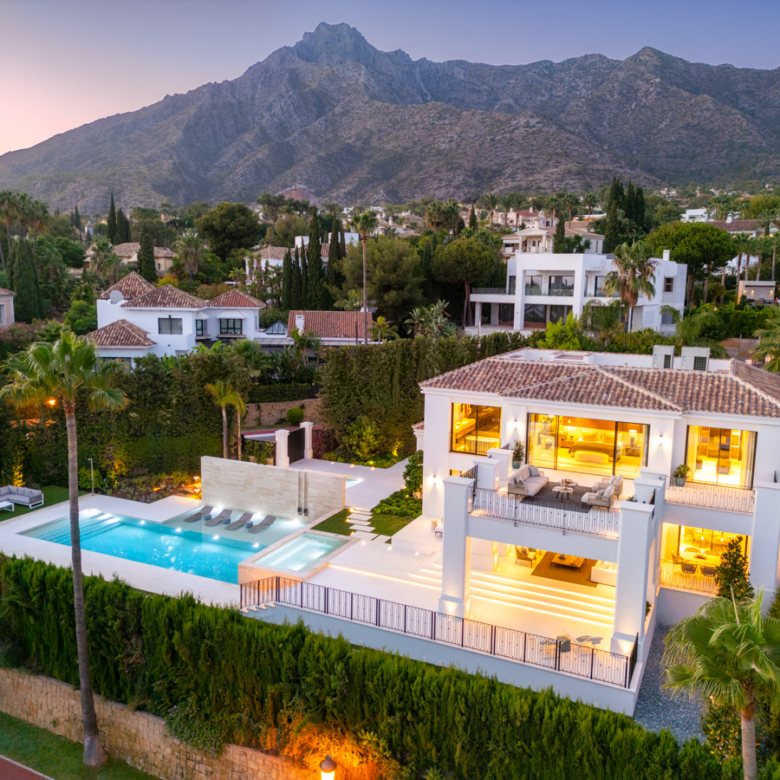 Villa Rossini with La Concha in the back